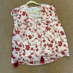 Rebecca mink off top. Great top for work or out! Lined. Barely worn.